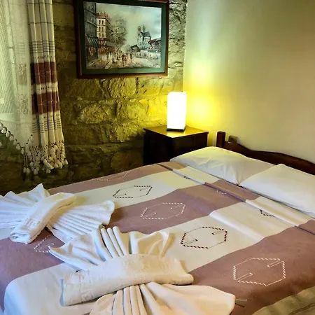 Zeushan Kucuk Hotel Adatepe (Ayvacik)